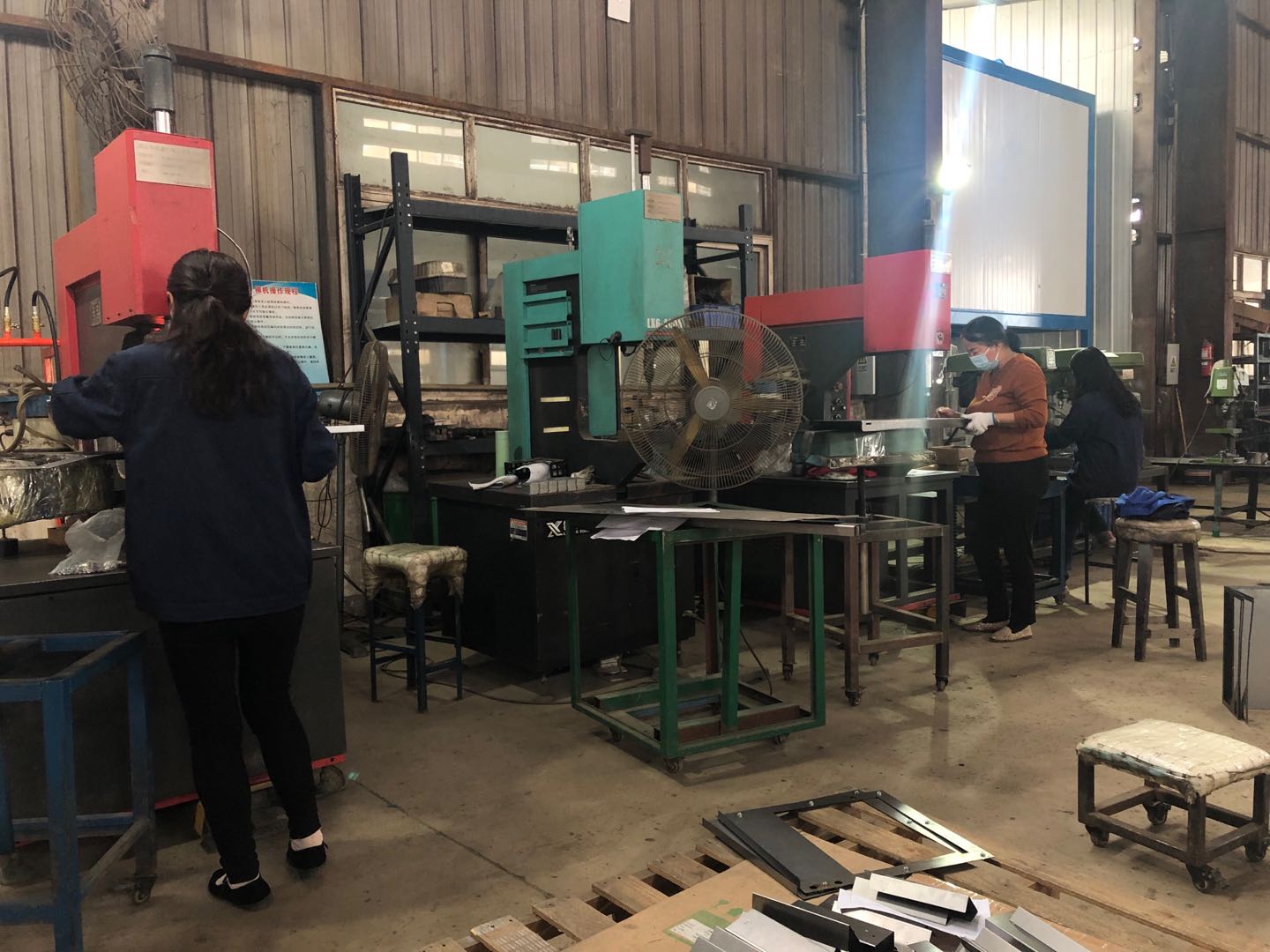 武汉数控冲床加工，高效精准的钣金制造解决方案-2